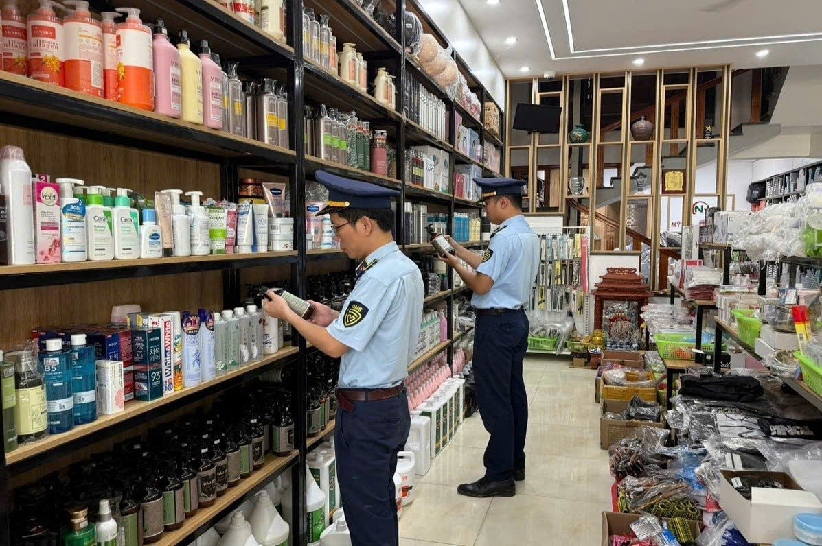 Tội phạm về hàng giả theo pháp luật hình sự của Pháp và Hoa Kỳ: Một số vấn đề có ý nghĩa tham khảo cho pháp luật hình sự Việt Nam